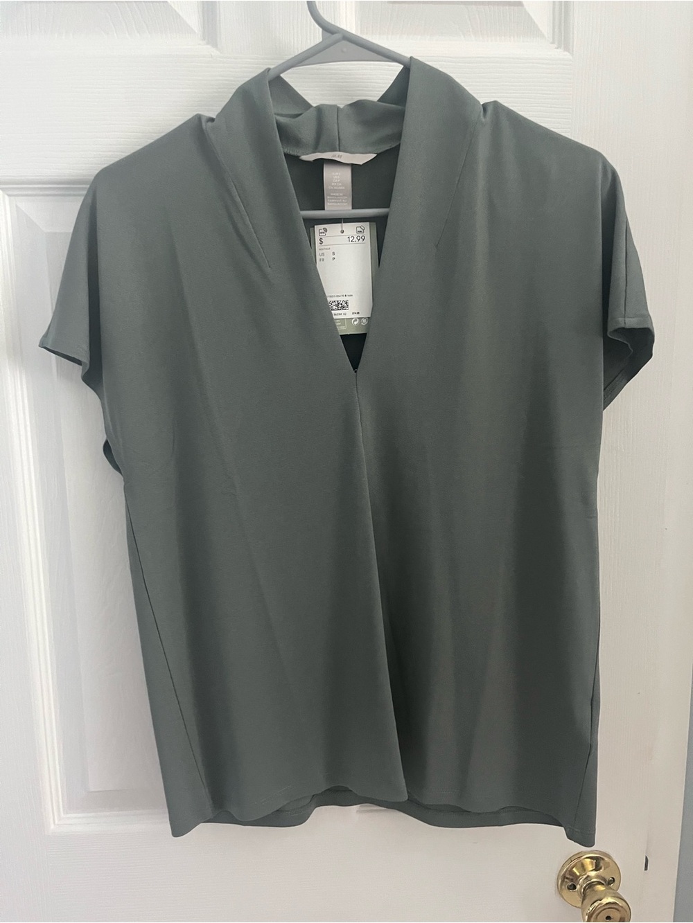 NWT H&M Women's V-Neck Short Sleeve Top - Greyish Green